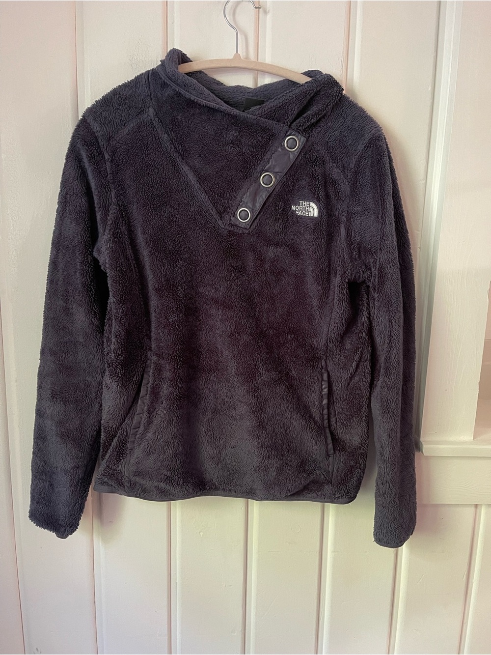 The North Face Women’s Small Sherpa Fleece 3-Snap Pullover Navy